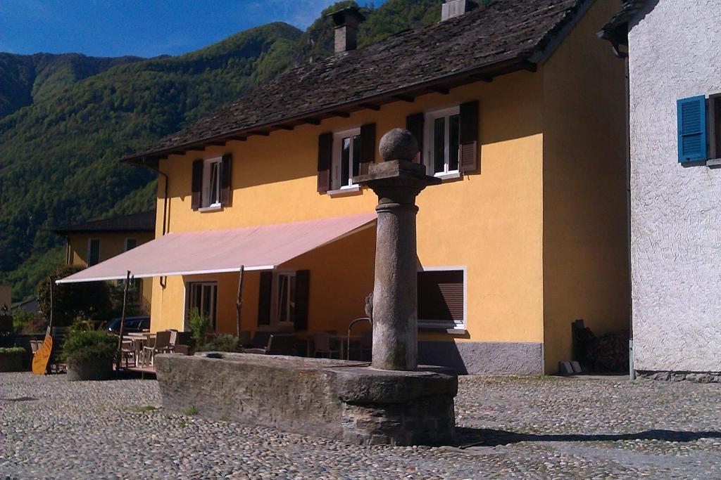 Locanda Poncini Maggia Exterior photo